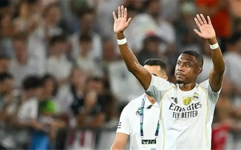 من بوابة كبار إيطاليا.. مفاجأة بشأن مستقبل «ألابا» بعد اقتراب رحيله عن ريال مدريد